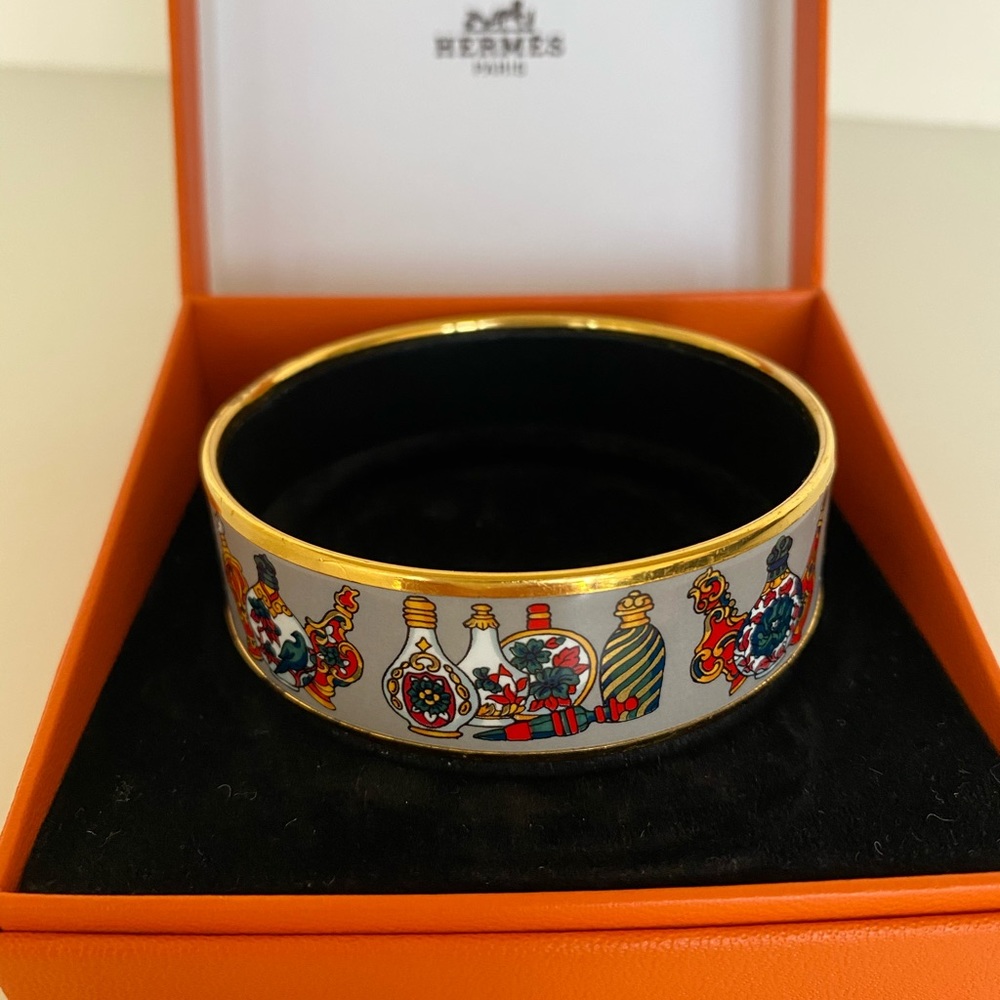 Authentic gorgeous Hermès enamel bracelet!